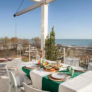Sunrise Aparthotel
